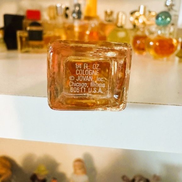 Jōvan Island Gardenia Vintage-Retro Scent Mini Perfume - Picture 3 of 3